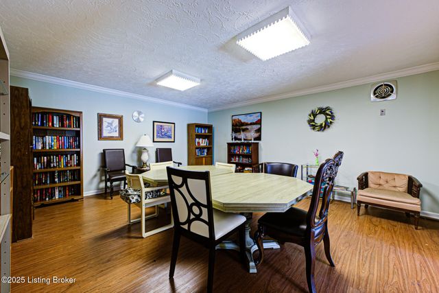 161 Thierman Ln 3E, Louisville, KY 40207