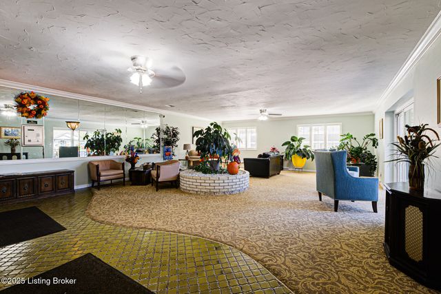 161 Thierman Ln 3E, Louisville, KY 40207