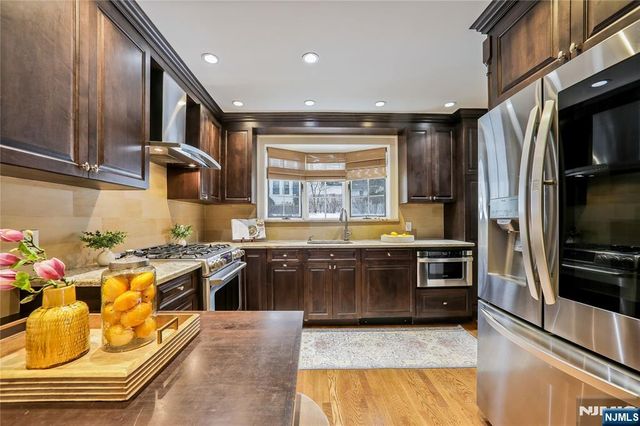 17 Collinwood Road, Maplewood, NJ 07040