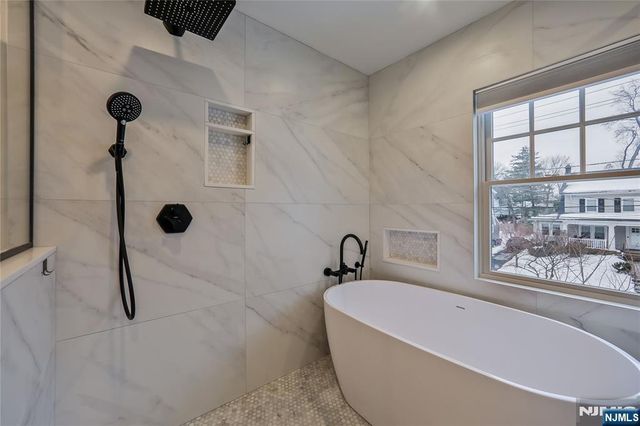 17 Collinwood Road, Maplewood, NJ 07040