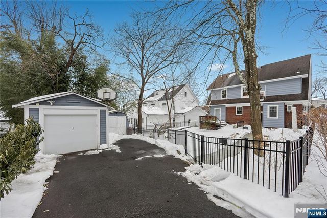 17 Collinwood Road, Maplewood, NJ 07040