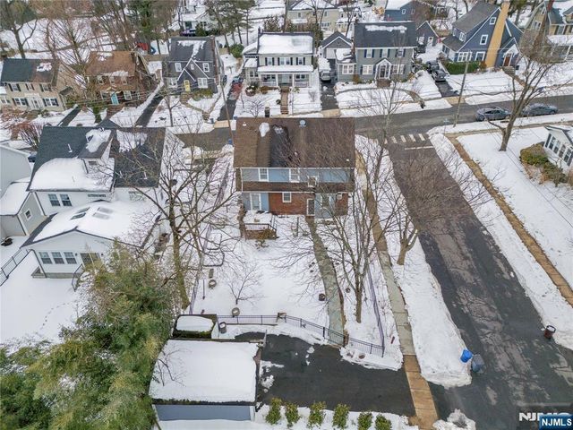 17 Collinwood Road, Maplewood, NJ 07040