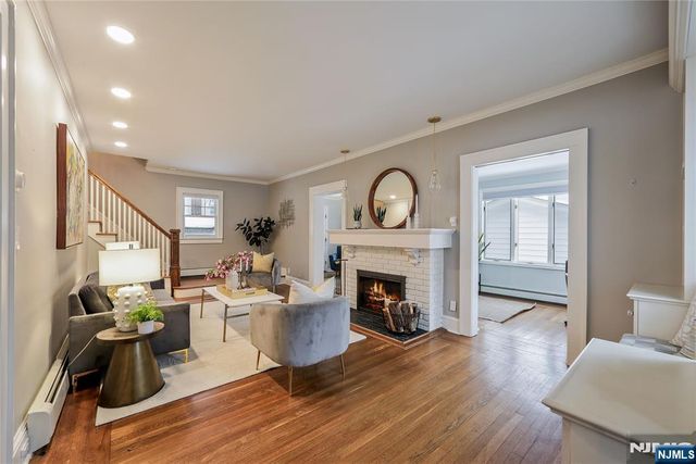 17 Collinwood Road, Maplewood, NJ 07040