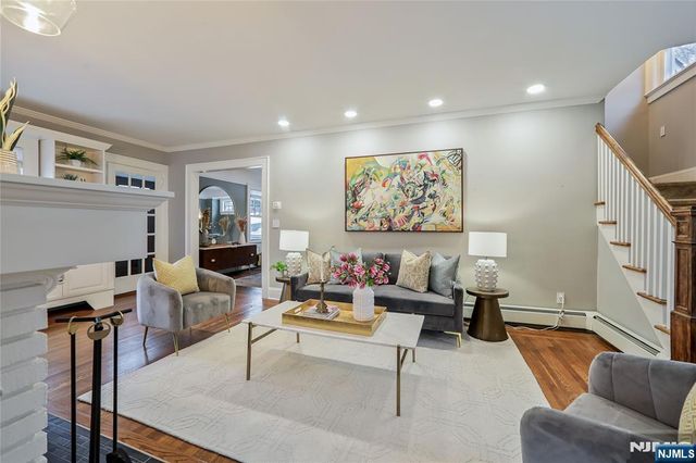 17 Collinwood Road, Maplewood, NJ 07040