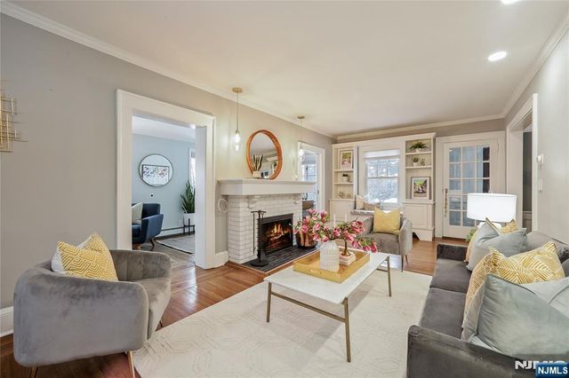 17 Collinwood Road, Maplewood, NJ 07040