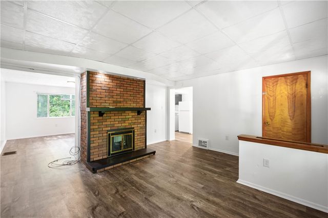 106 Carrick Ave, Carrick, PA 15210