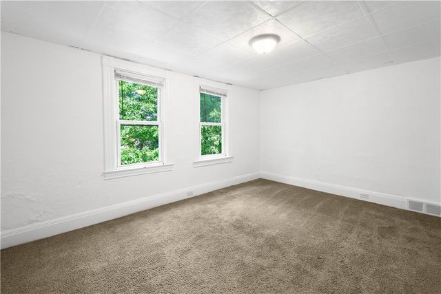 106 Carrick Ave, Carrick, PA 15210