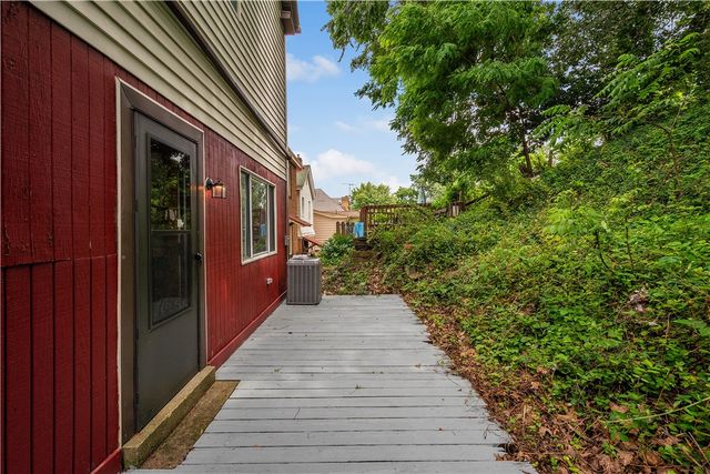 106 Carrick Ave, Carrick, PA 15210