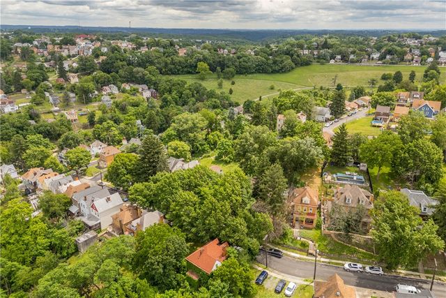 106 Carrick Ave, Carrick, PA 15210