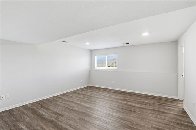 9800 E 219th Circle, Peculiar, MO 64078