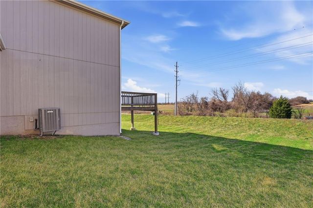 9800 E 219th Circle, Peculiar, MO 64078