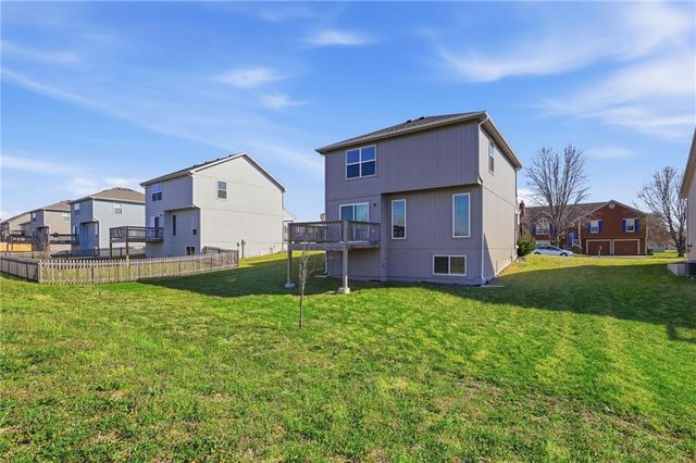 9800 E 219th Circle, Peculiar, MO 64078