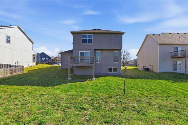 9800 E 219th Circle, Peculiar, MO 64078