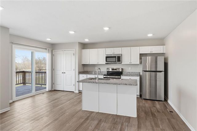 9800 E 219th Circle, Peculiar, MO 64078