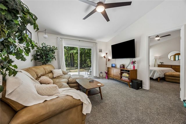 145 Retreat Place, Woodbine, GA 31569
