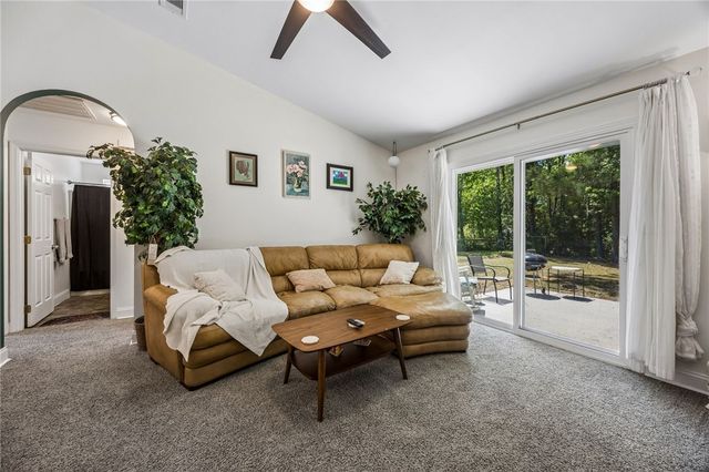 145 Retreat Place, Woodbine, GA 31569
