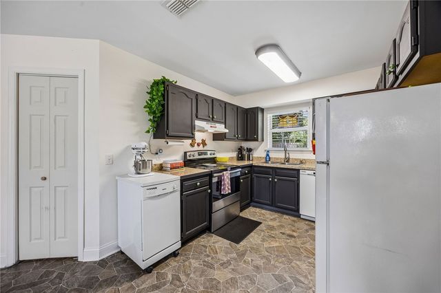 145 Retreat Place, Woodbine, GA 31569