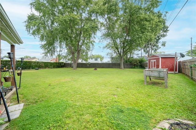 16 Brookville Court, Tonawanda, NY 14150