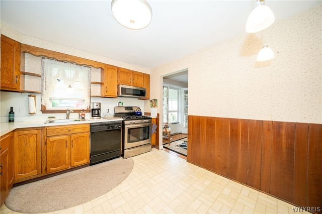 16 Brookville Court, Tonawanda, NY 14150