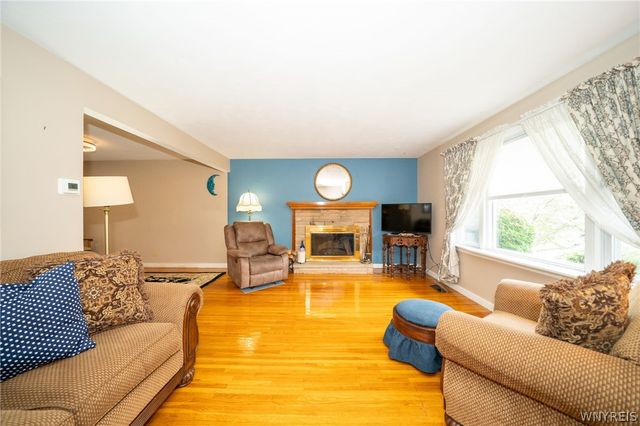 16 Brookville Court, Tonawanda, NY 14150