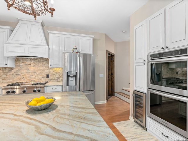 230 W HOSACK ST, Boerne, TX 78006
