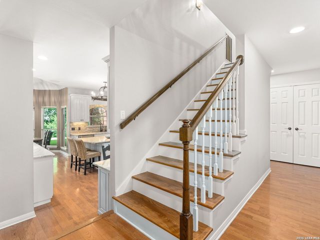 230 W HOSACK ST, Boerne, TX 78006