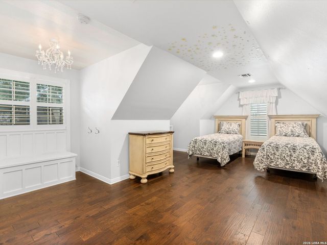 230 W HOSACK ST, Boerne, TX 78006