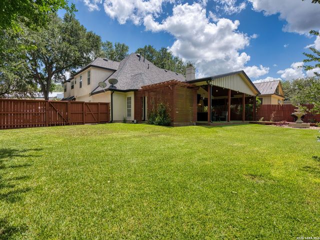 230 W HOSACK ST, Boerne, TX 78006