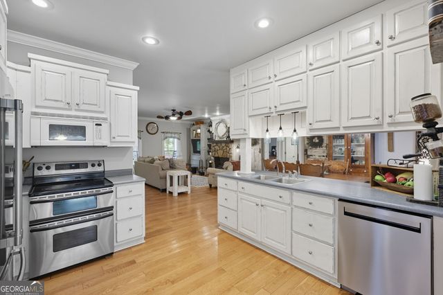 399 Grindstone Creek Drive, Clarkesville, GA 30523