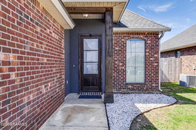 109 Fallstone Road, Youngsville, LA 70592