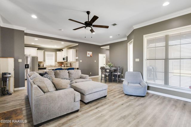 109 Fallstone Road, Youngsville, LA 70592