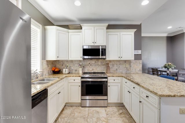 109 Fallstone Road, Youngsville, LA 70592