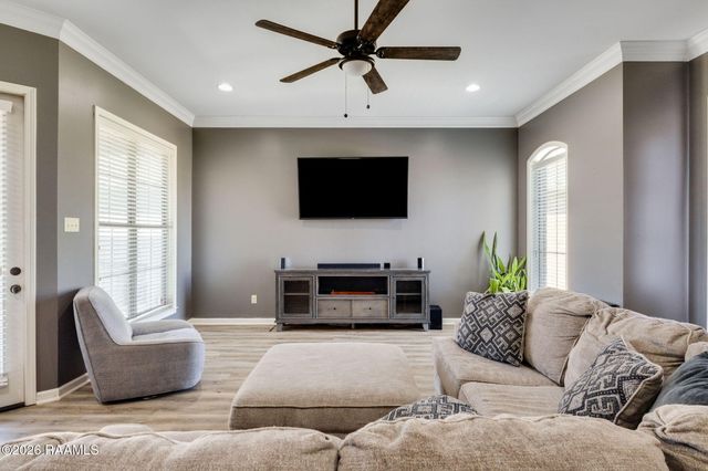 109 Fallstone Road, Youngsville, LA 70592