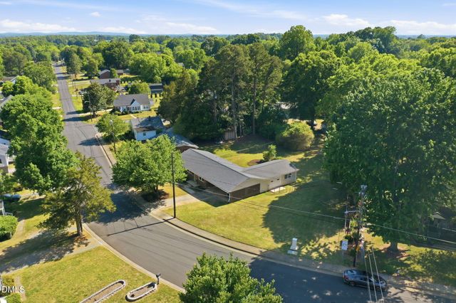 1905 Whitsett Street, Burlington, NC 27215