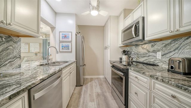 712 WHITE PINE TREE ROAD 77, Venice, FL 34285