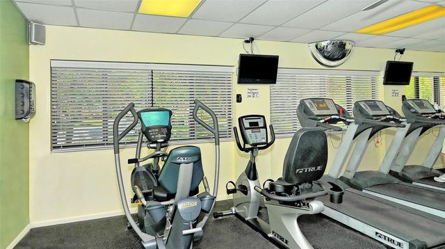 712 WHITE PINE TREE ROAD 77, Venice, FL 34285