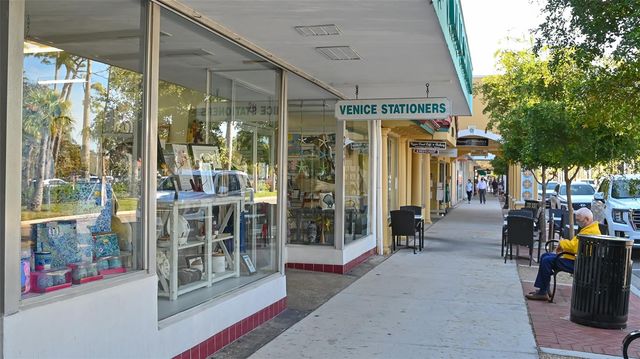 712 WHITE PINE TREE ROAD 77, Venice, FL 34285