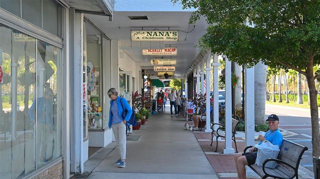 712 WHITE PINE TREE ROAD 77, Venice, FL 34285