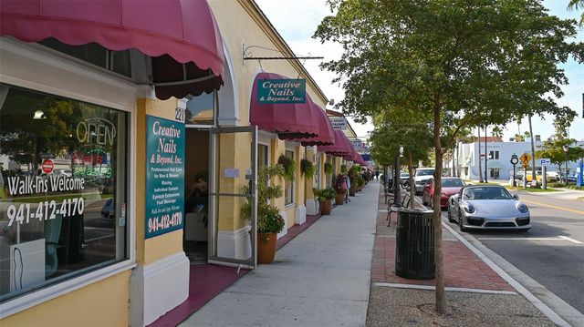 712 WHITE PINE TREE ROAD 77, Venice, FL 34285