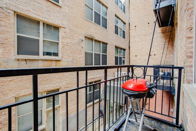 1500 W Monroe Street 205, Chicago, IL 60607
