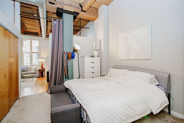 1500 W Monroe Street 205, Chicago, IL 60607
