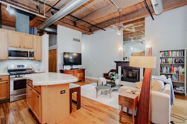 1500 W Monroe Street 205, Chicago, IL 60607