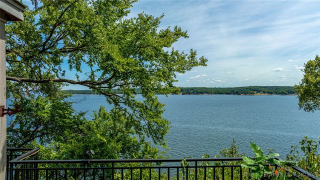 33872 S Coves Drive, Afton, OK 74331