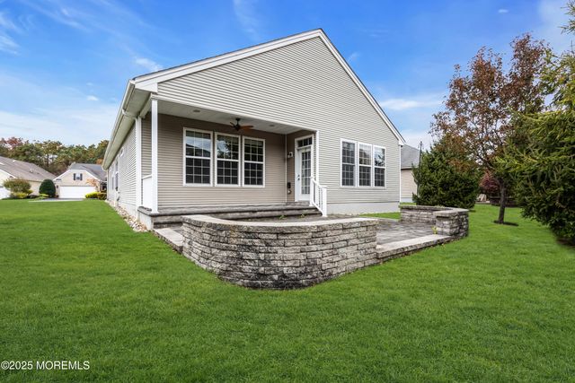 42 Pembroke Drive, Jackson, NJ 08527