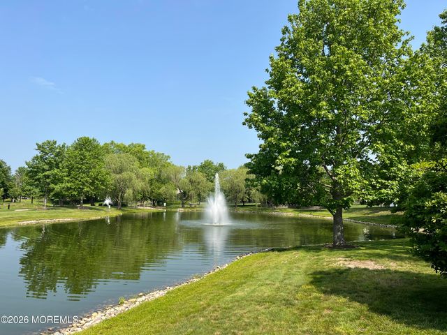 42 Pembroke Drive, Jackson, NJ 08527