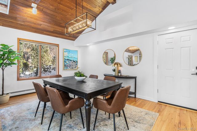 43 Lewis Court, Huntington Station, NY 11746