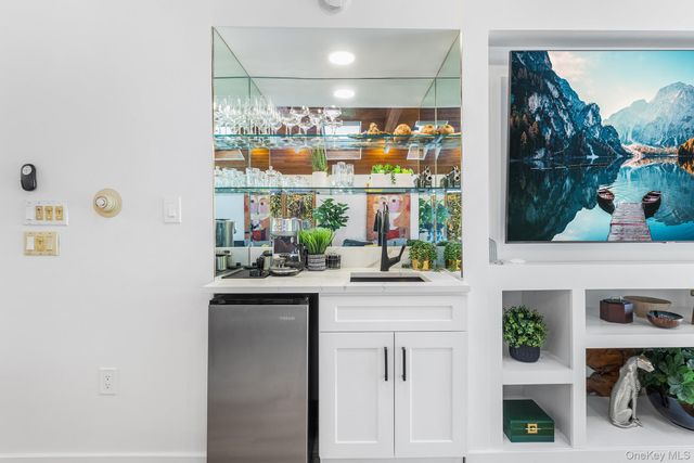 43 Lewis Court, Huntington Station, NY 11746