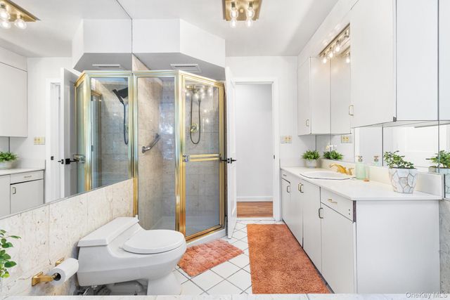 43 Lewis Court, Huntington Station, NY 11746