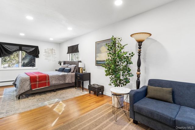 43 Lewis Court, Huntington Station, NY 11746