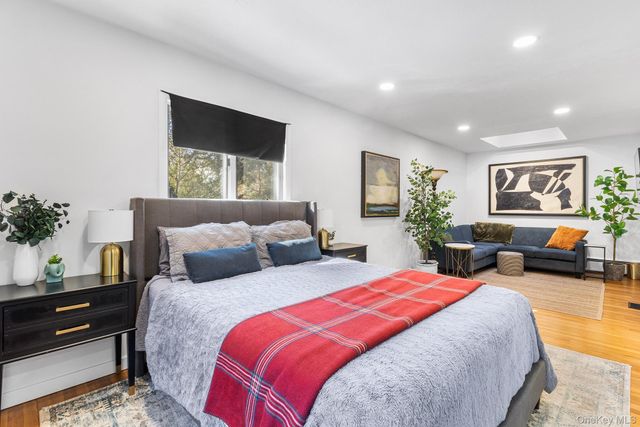 43 Lewis Court, Huntington Station, NY 11746